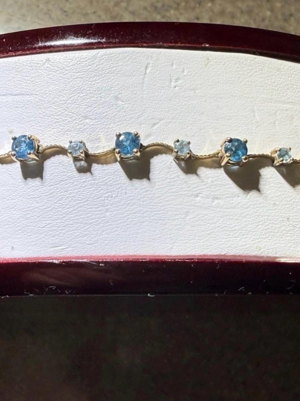 10 KT โขBlue Topaz Bracelet